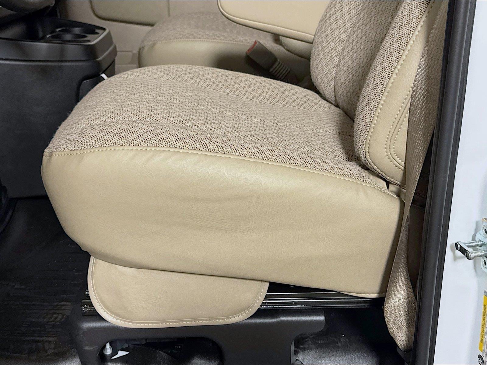2025 Chevrolet Express Cargo Work Van - Photo 14