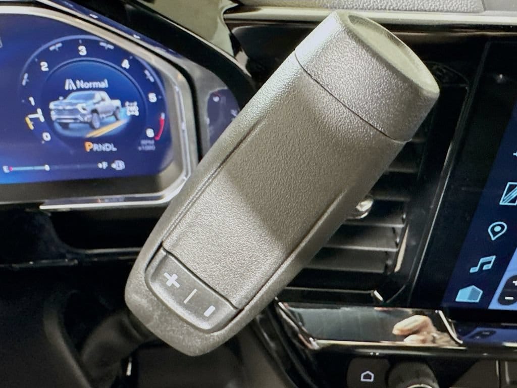 2026 Chevrolet Silverado 2500 HD ZR2 - Photo 11