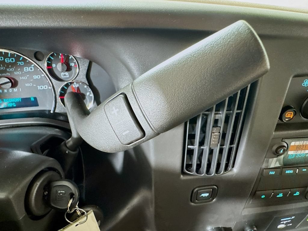 2025 Chevrolet Express Cargo Work Van - Photo 10