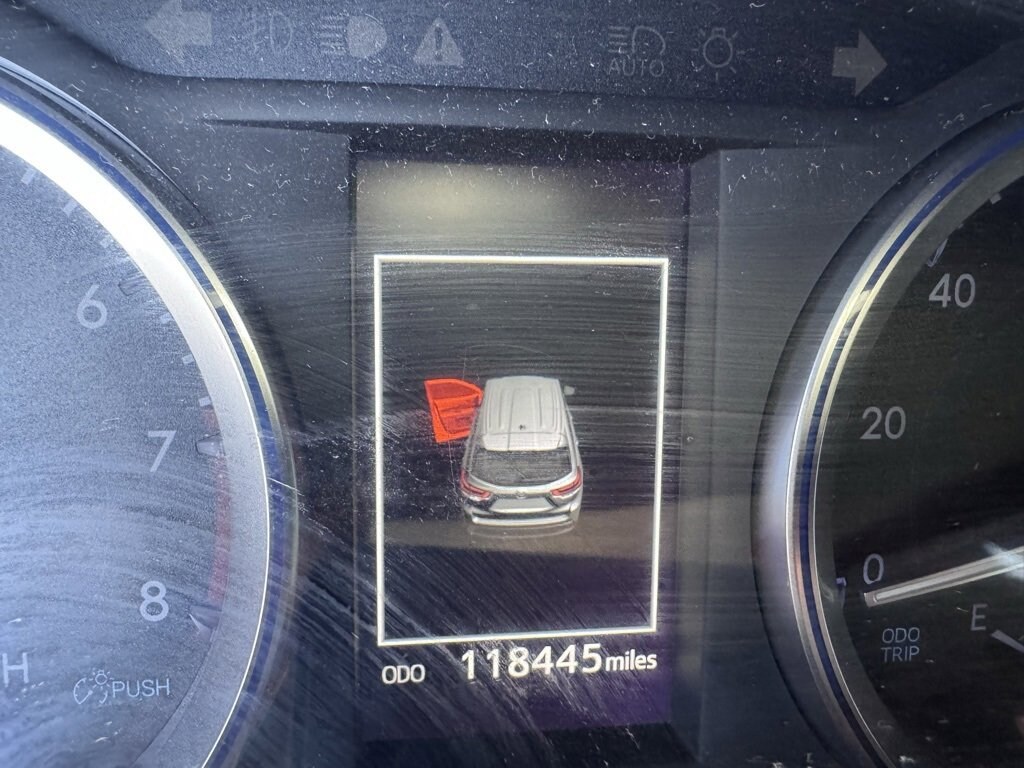 Used 2018 Toyota Highlander SE