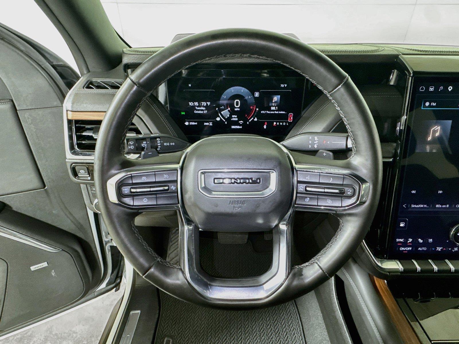 2025 GMC Yukon Denali - Photo 9
