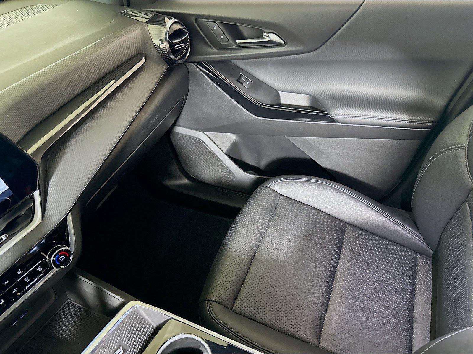 2025 Chevrolet Equinox LT - Photo 21