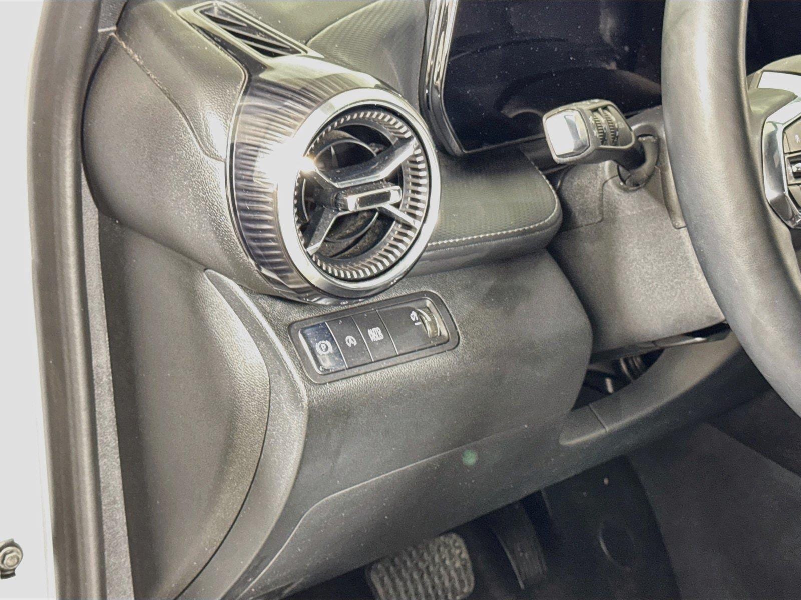 2025 Chevrolet Equinox LT - Photo 8