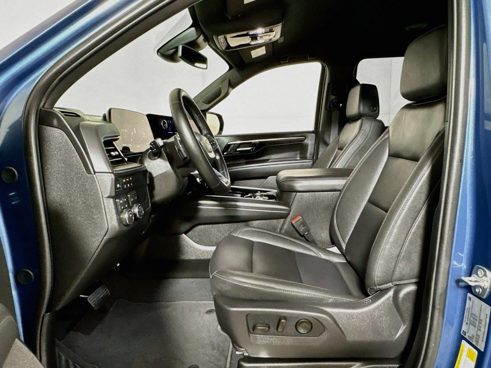 2026 Chevrolet Suburban LT - Photo 19