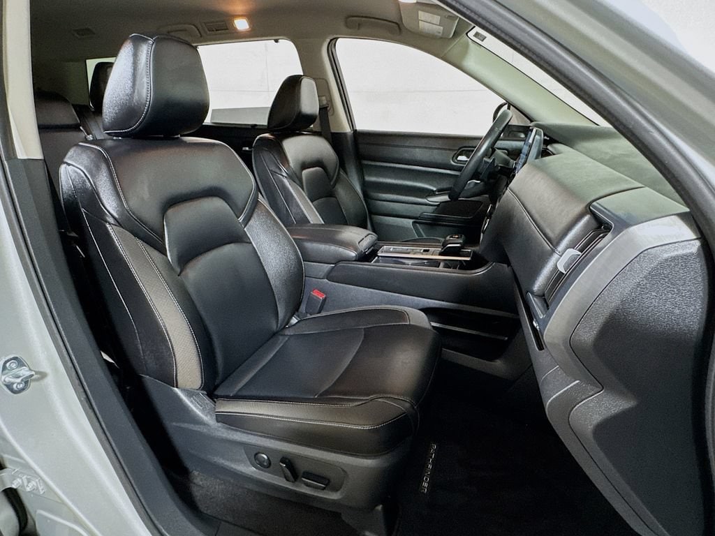 2025 Nissan Pathfinder SL - Photo 28