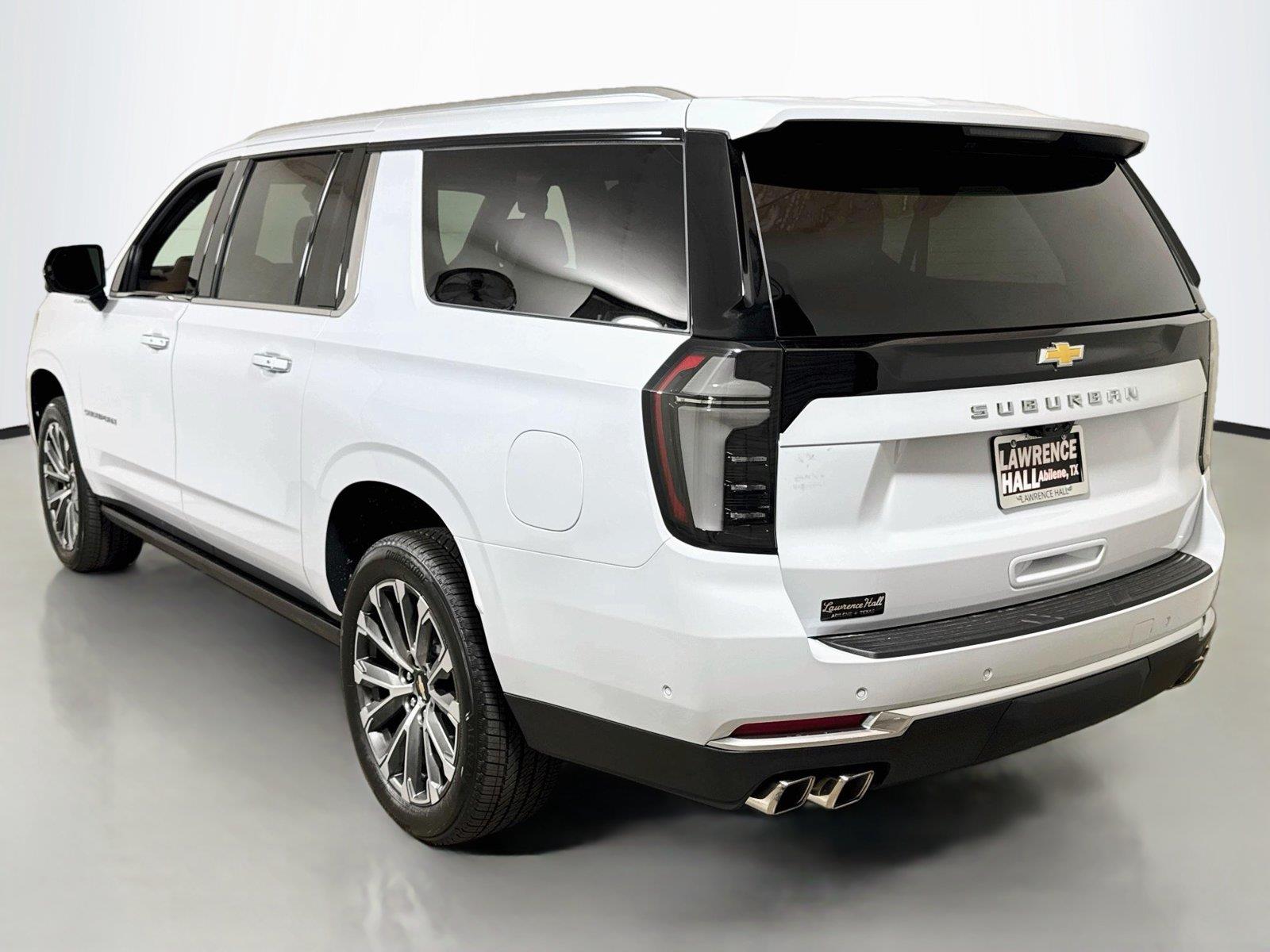 2027 Chevrolet Suburban High Country - Photo 3
