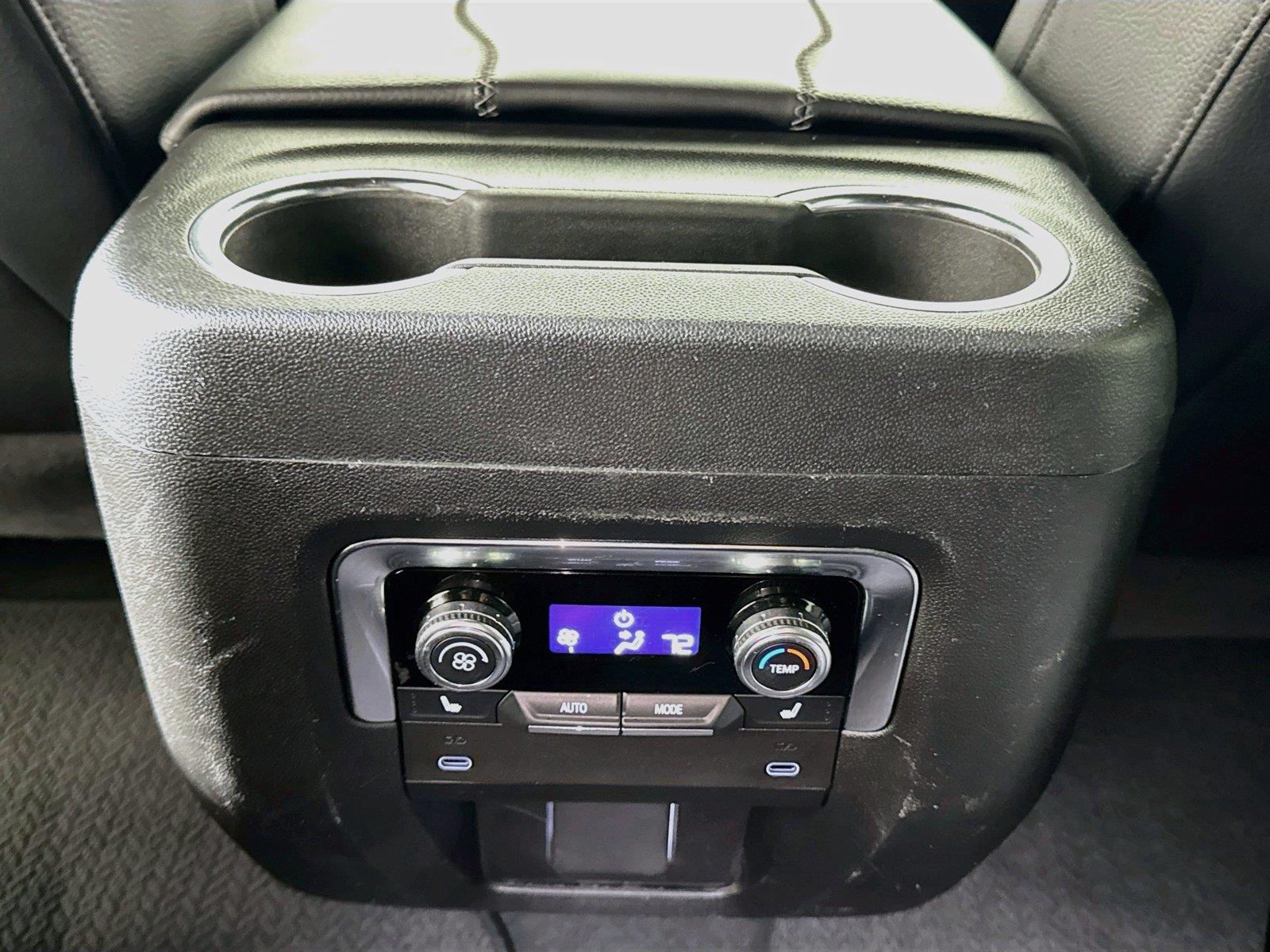 2025 GMC Yukon Denali - Photo 23