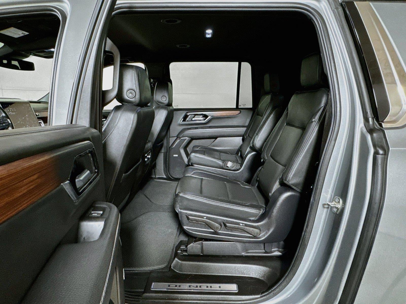 2025 GMC Yukon XL Denali - Photo 23