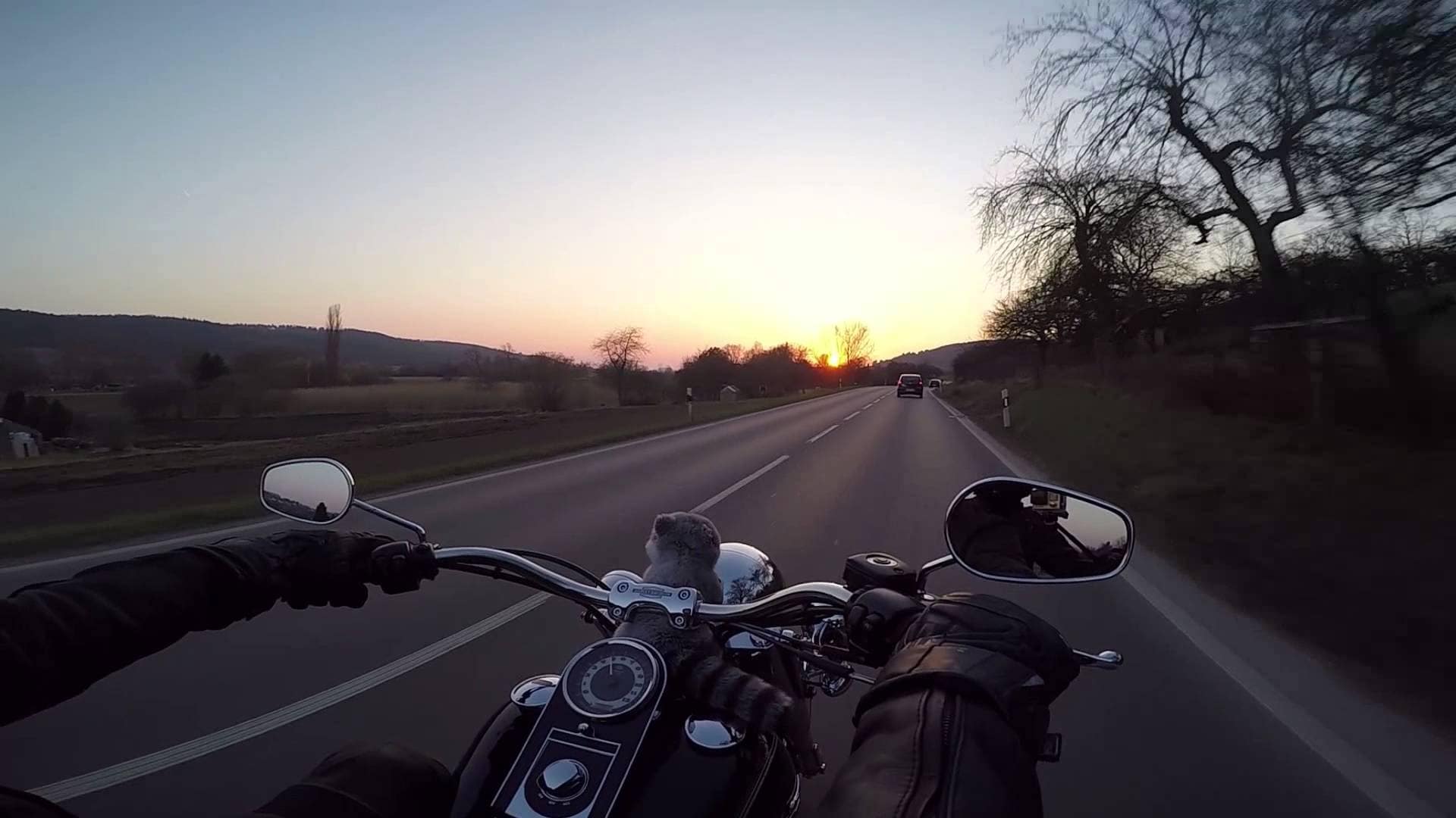 мотоцикл на закате без смс
