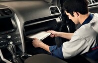 lakewood-ford-change-engine-air-filter