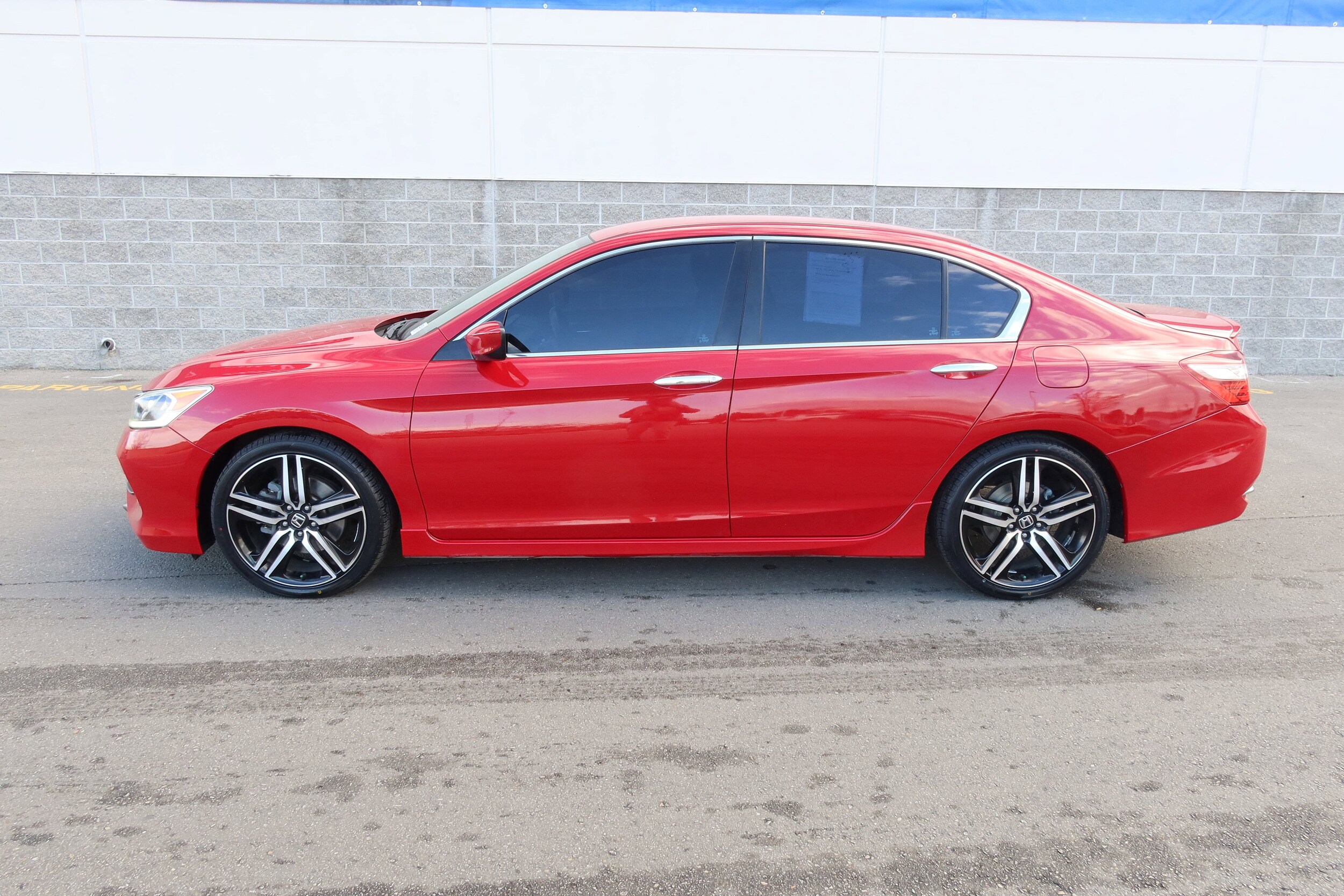 2017 Honda Accord Sport photo 2