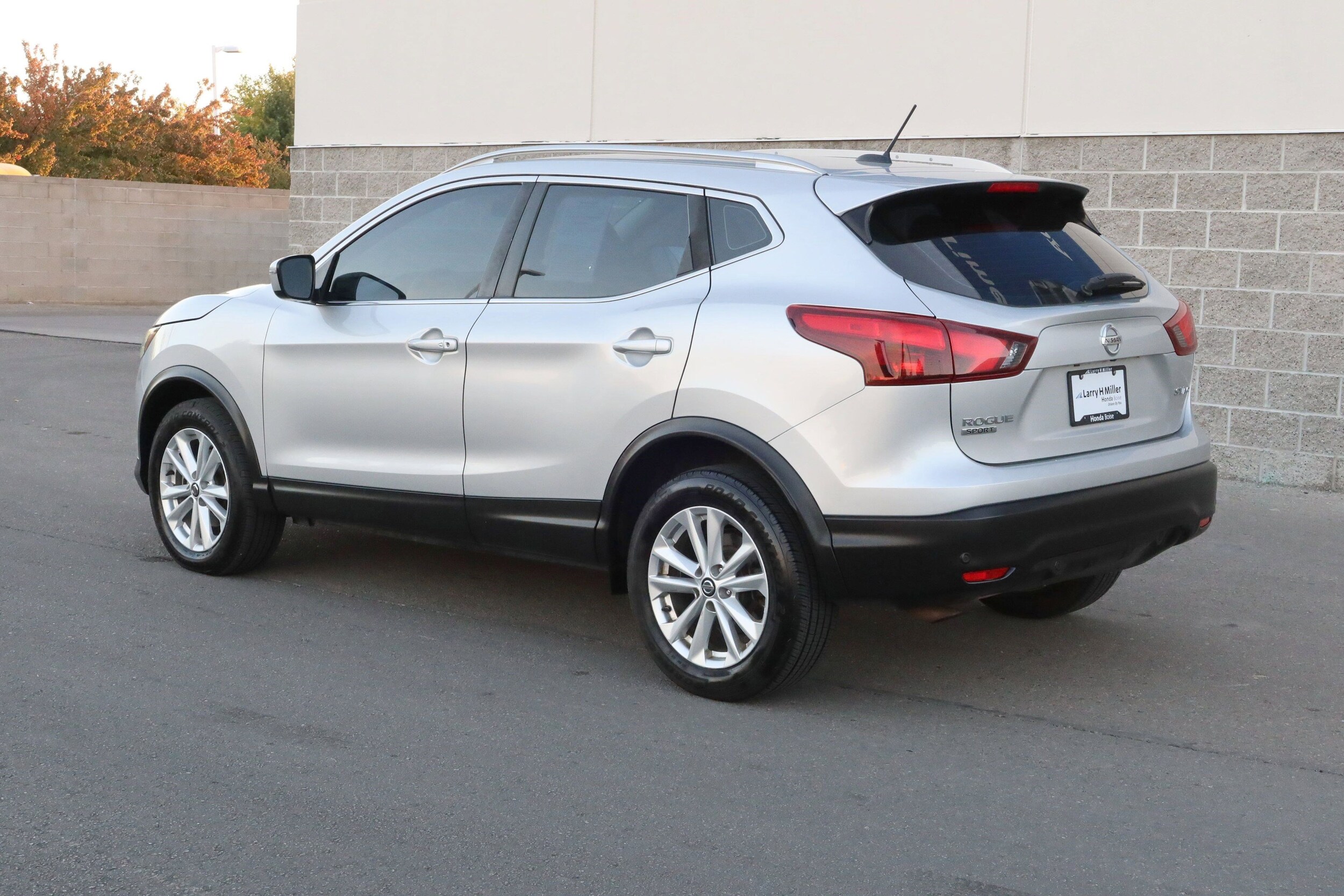 2019 Nissan Rogue Sport SV photo 3