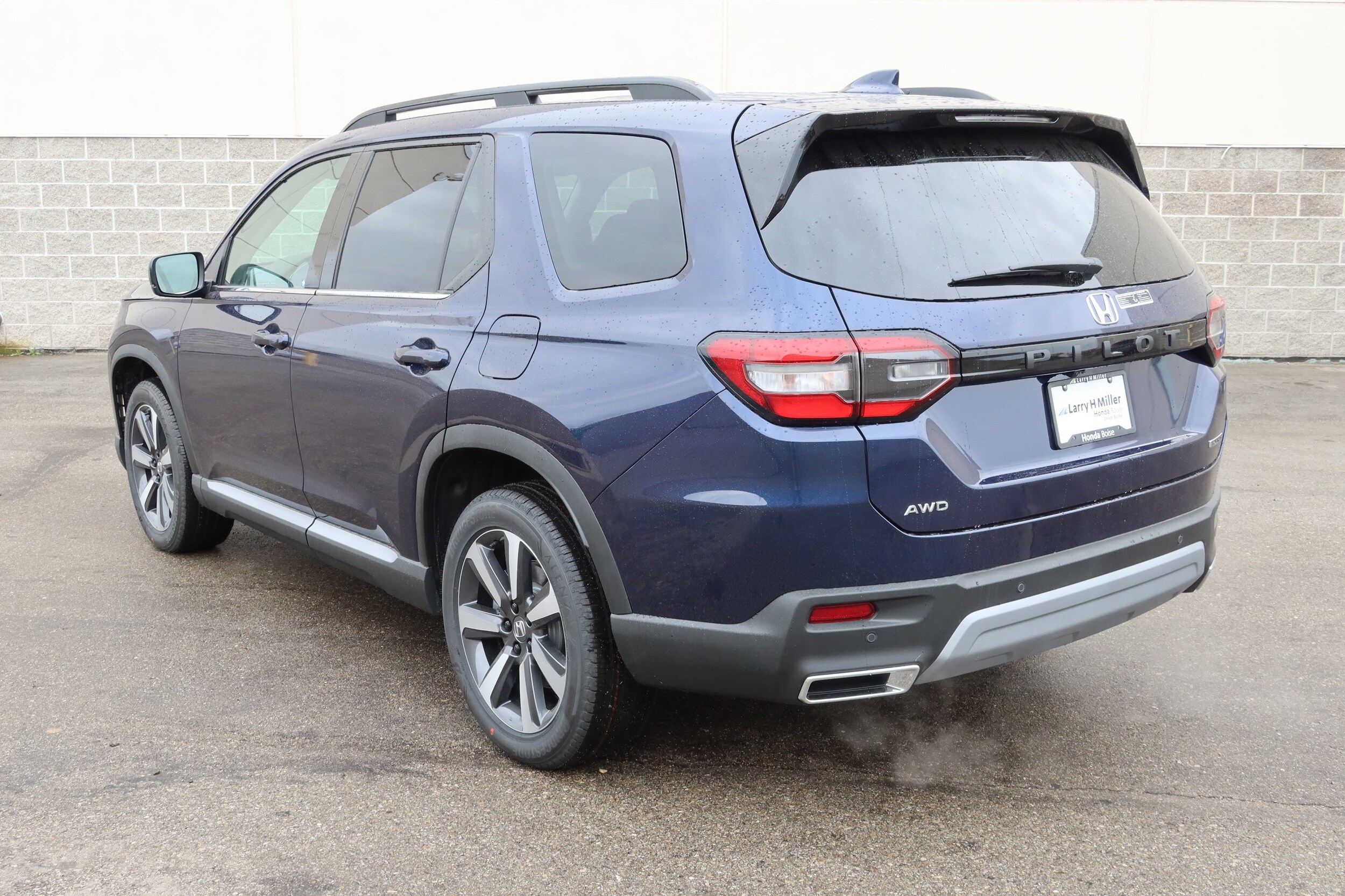 2025 Honda Pilot Touring photo 2
