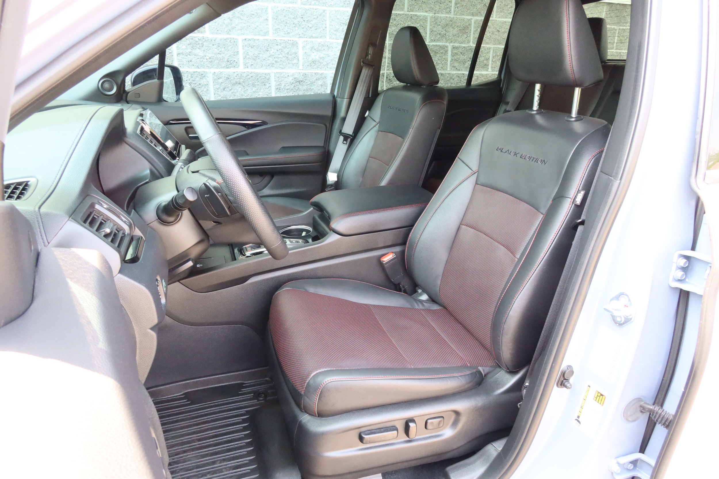 2024 Honda Ridgeline Black Edition - Photo 12