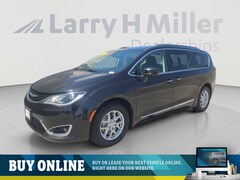 2020 Chrysler Pacifica Touring L Van Passenger Van