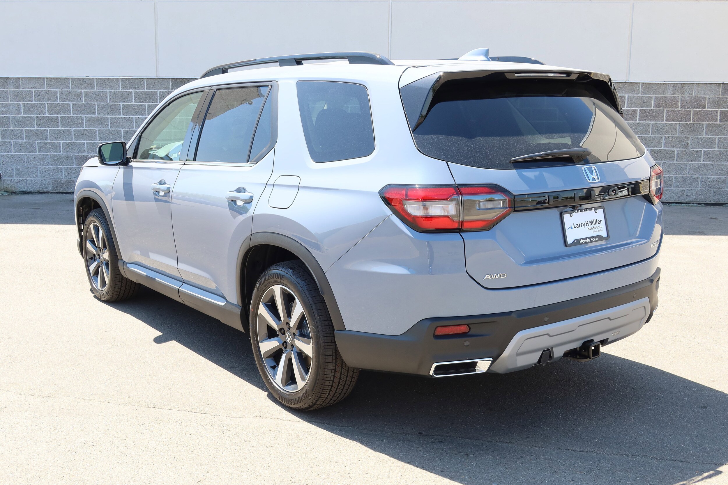 2025 Honda Pilot Touring photo 2
