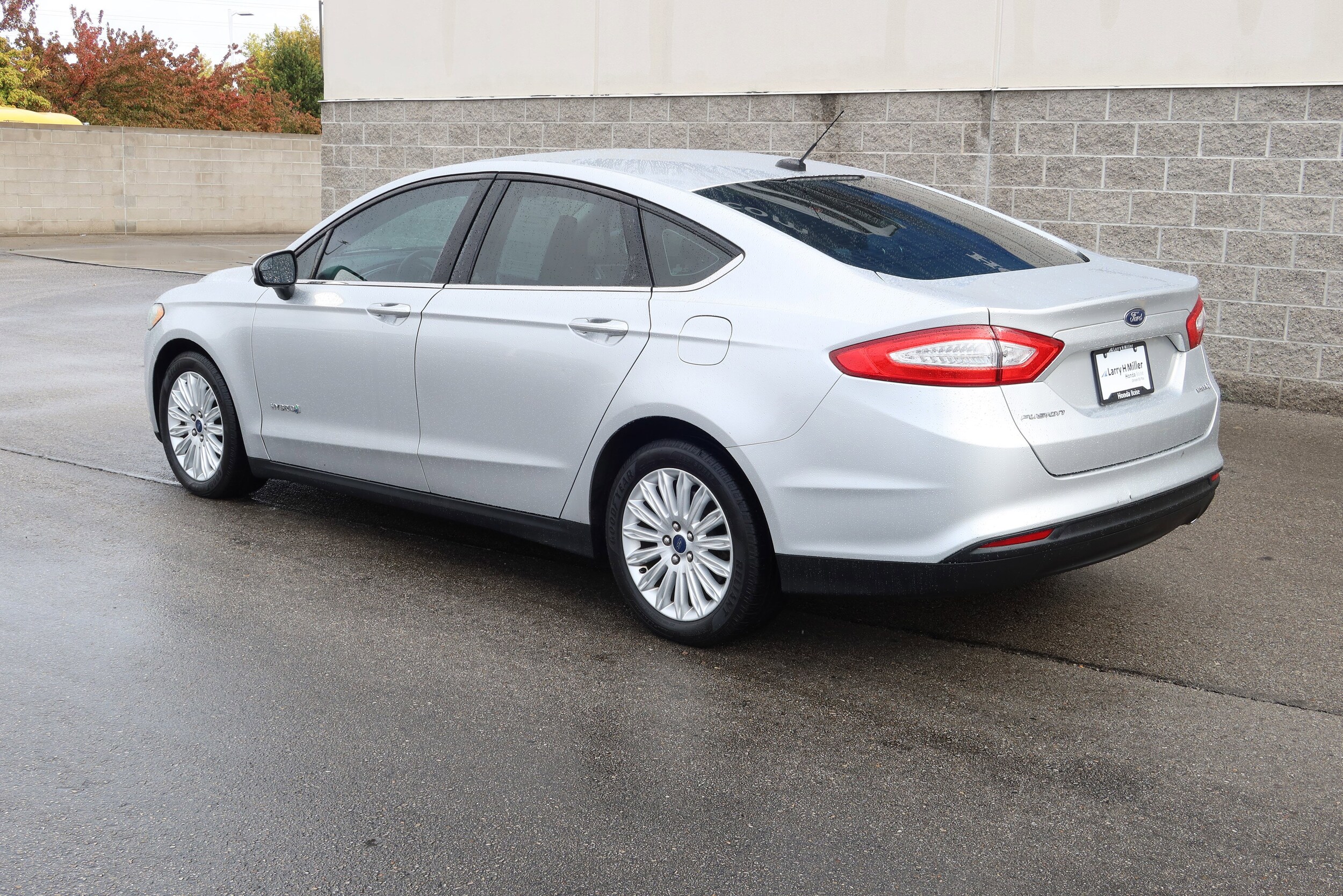 2014 Ford Fusion Hybrid S photo 3