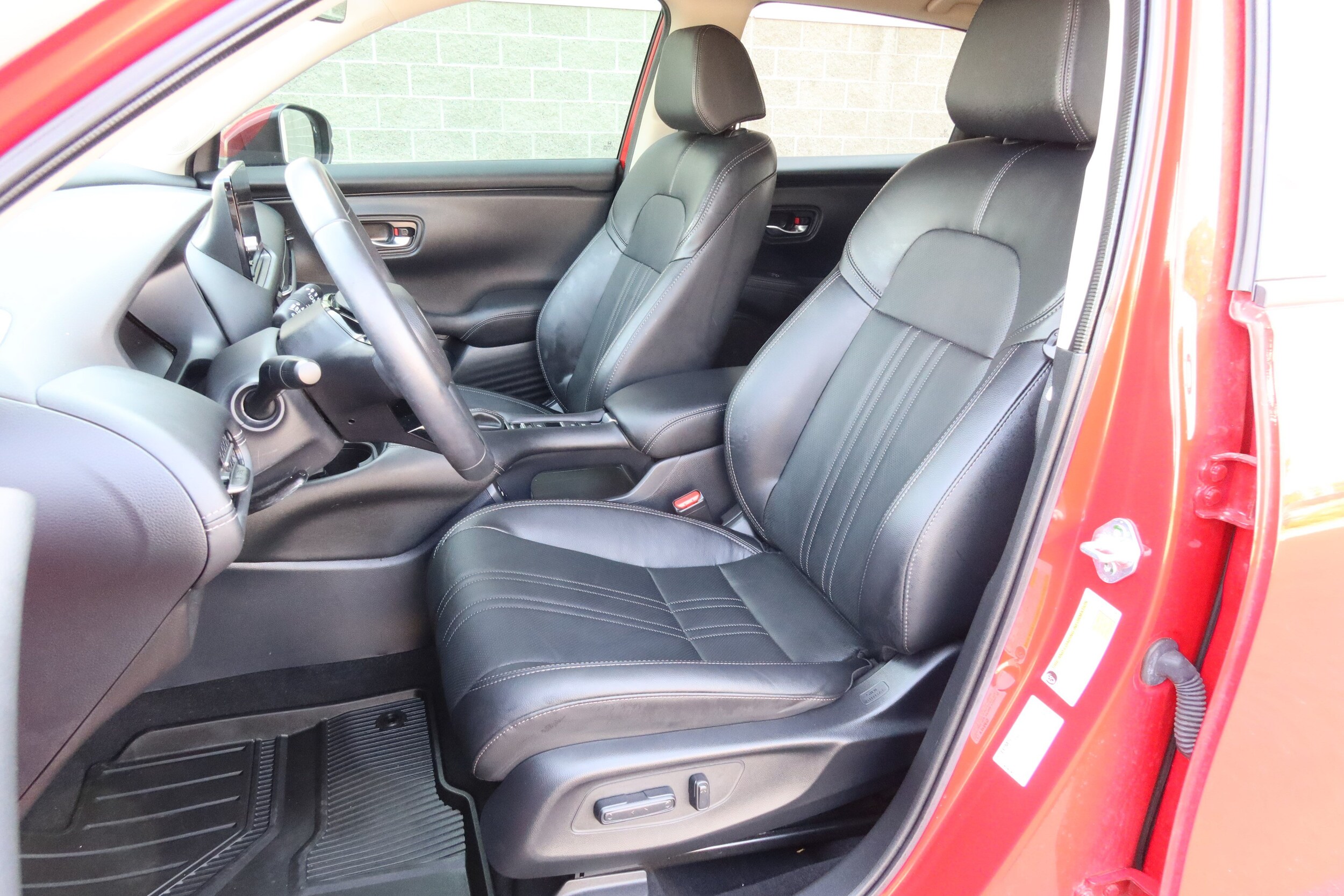 2025 Honda HR-V EX-L - Photo 12