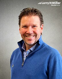 Staff member Jeff Fisher from ID_44c49cd5407f