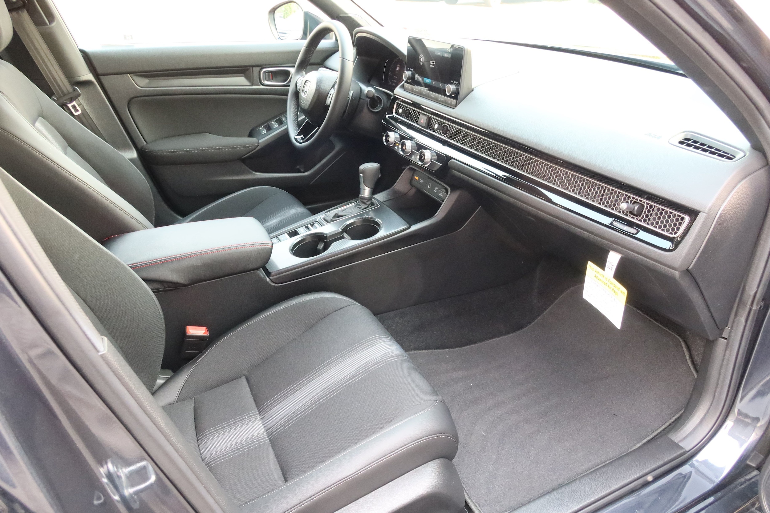 2026 Honda Civic Hatchback Sport - Photo 32