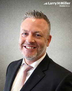 Staff member Eric Miller from ID_44c49cd5407f