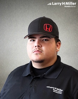 Staff member Danny from ID_e97dc36df241