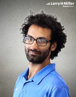 Staff member Tristan from ID_e97dc36df241