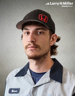 Staff member Mason from ID_e97dc36df241