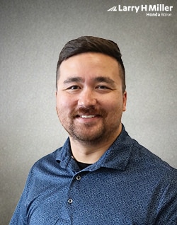 Staff member Joshua Moua from ID_329ced22ad82