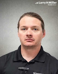 Staff member Jesse from ID_e97dc36df241