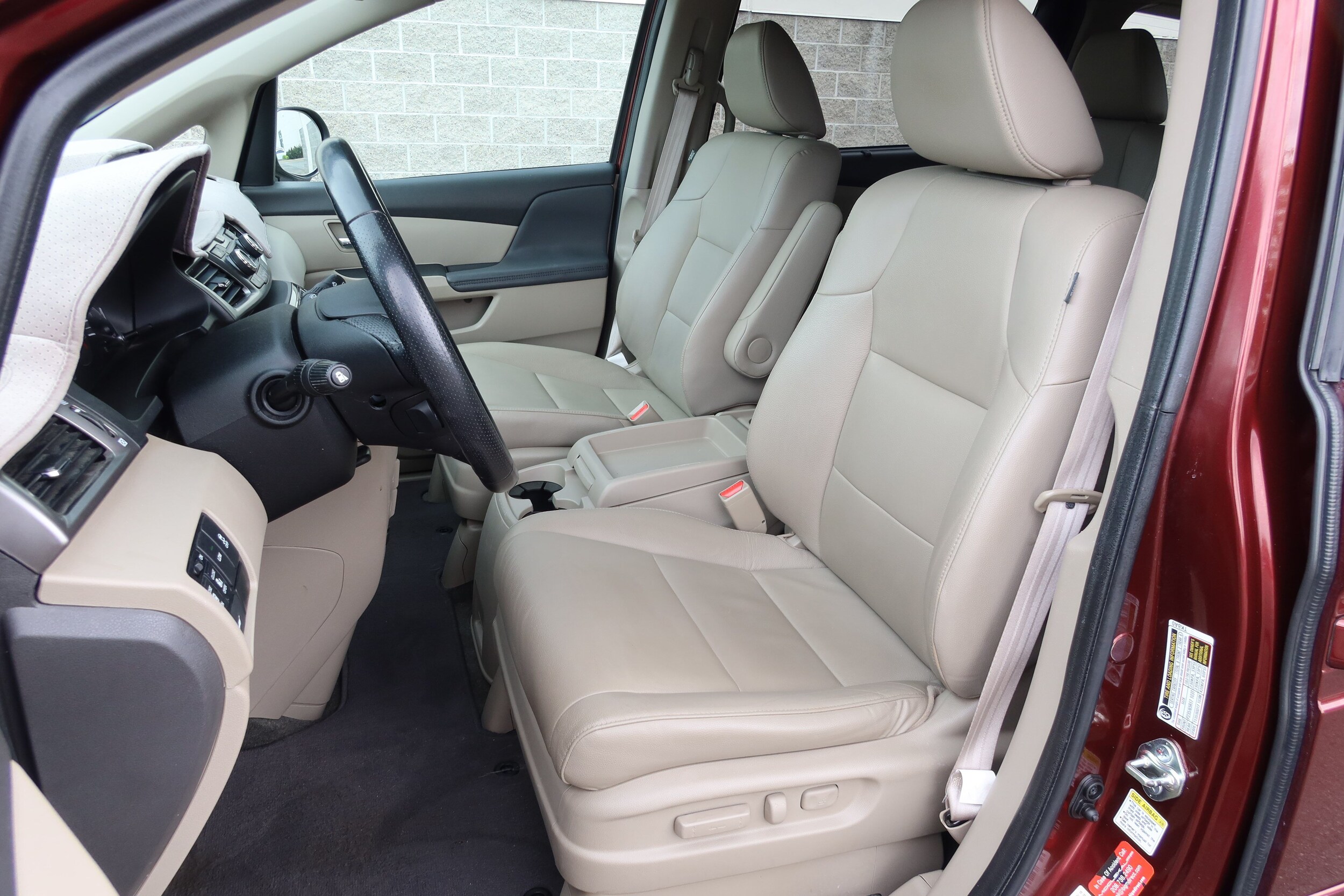 2016 Honda Odyssey EX-L - Photo 12
