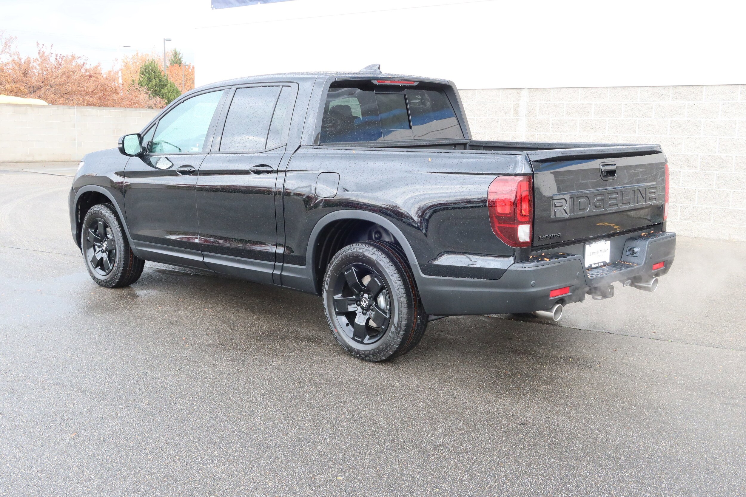 2026 Honda Ridgeline Black Edition photo 3