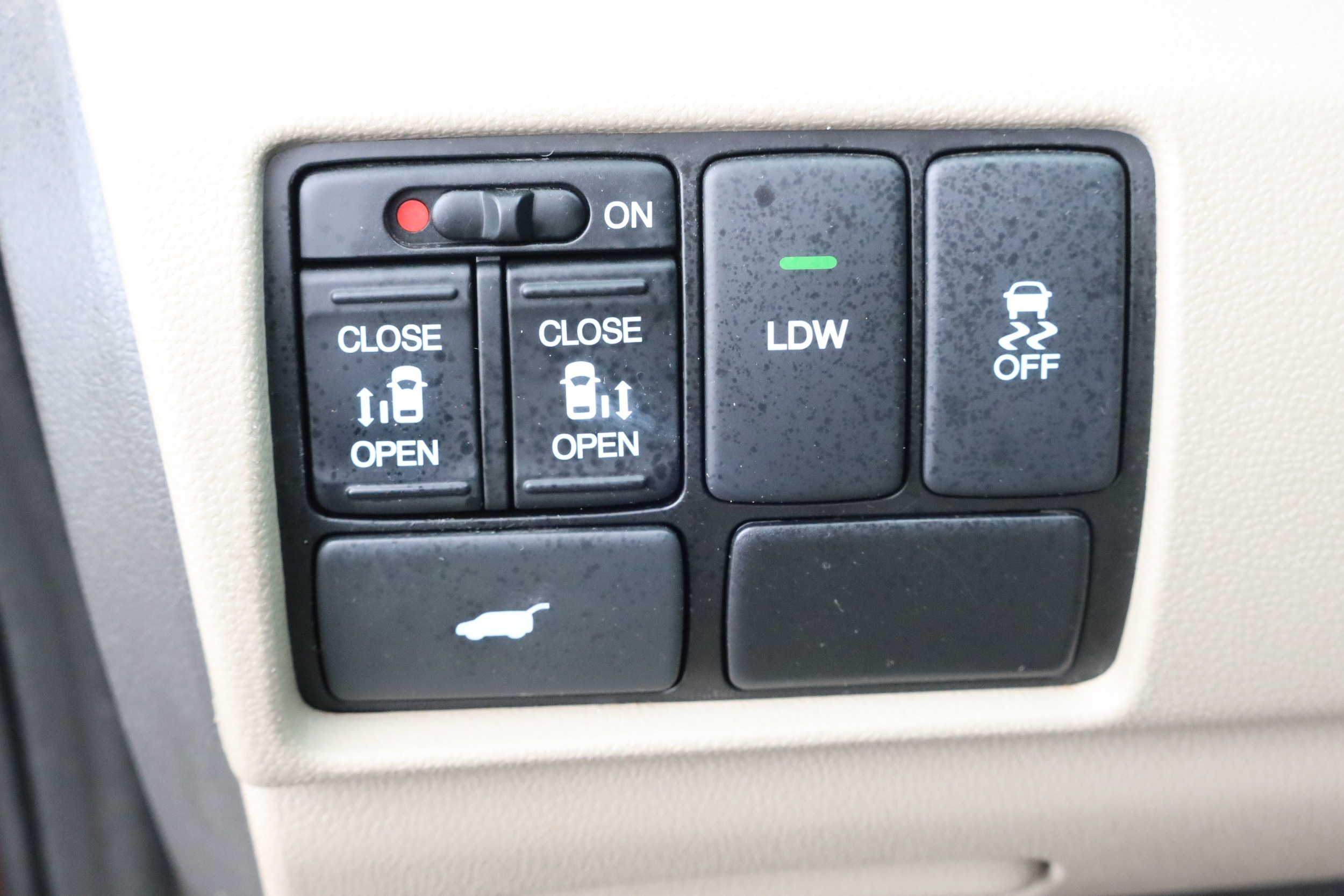 2016 Honda Odyssey EX-L - Photo 16