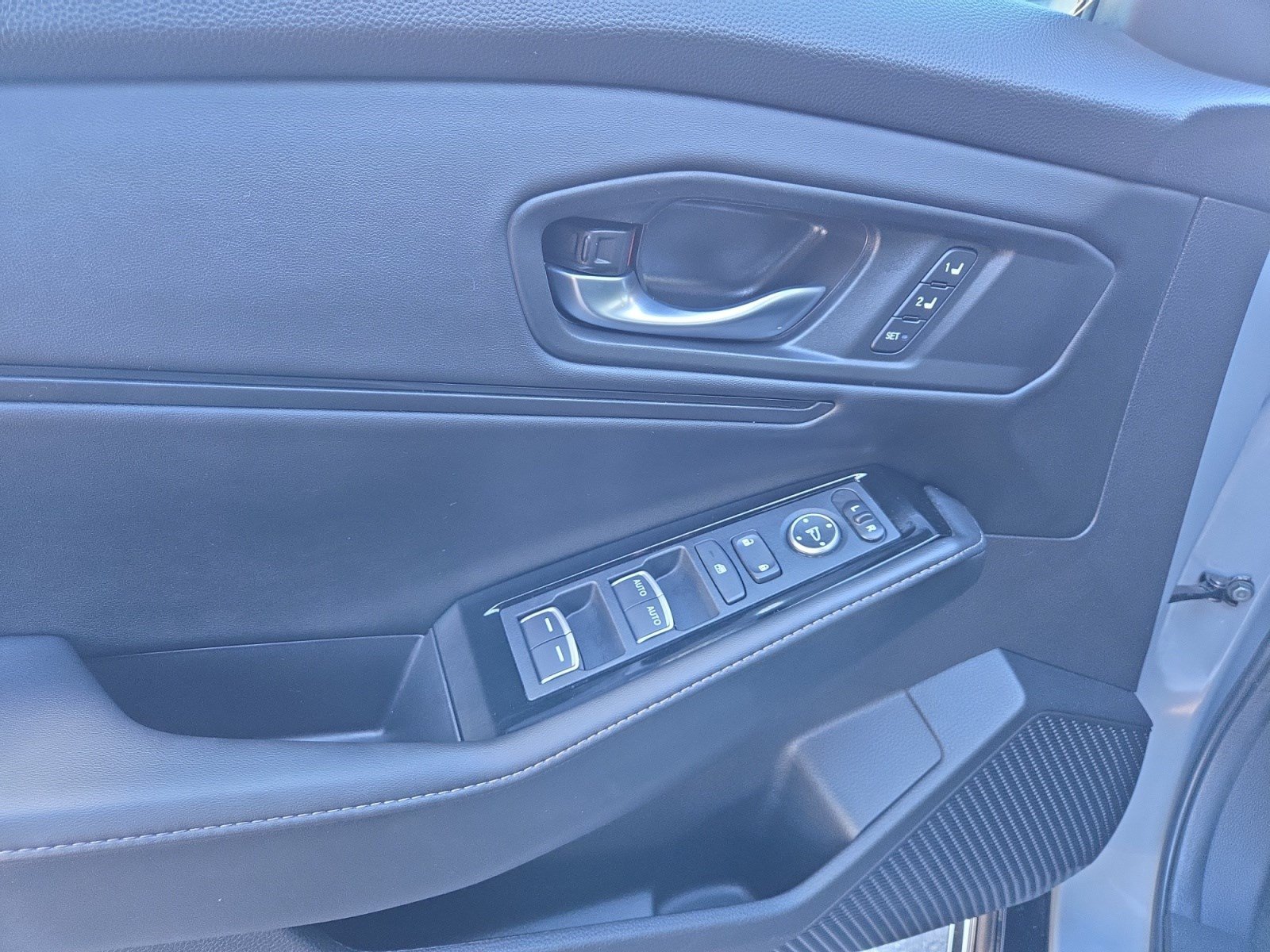 2025 Honda Accord Hybrid Touring - Photo 14