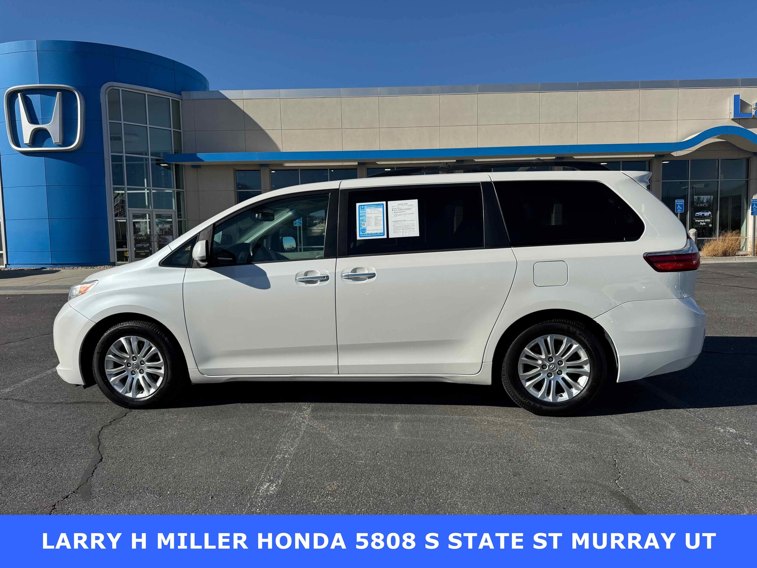 2015 Toyota Sienna Limited photo 2