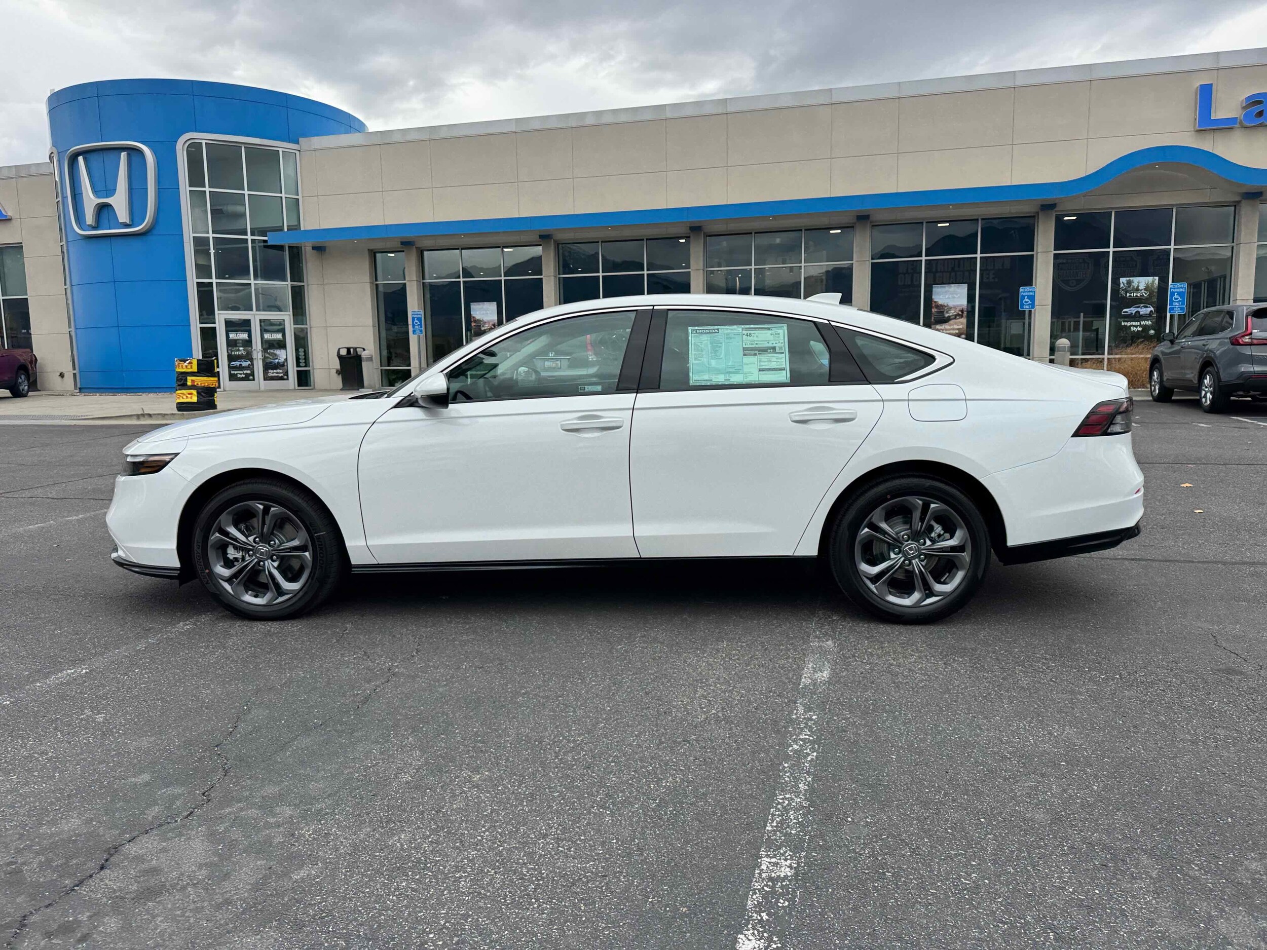 2025 Honda Accord Hybrid EX-L photo 3