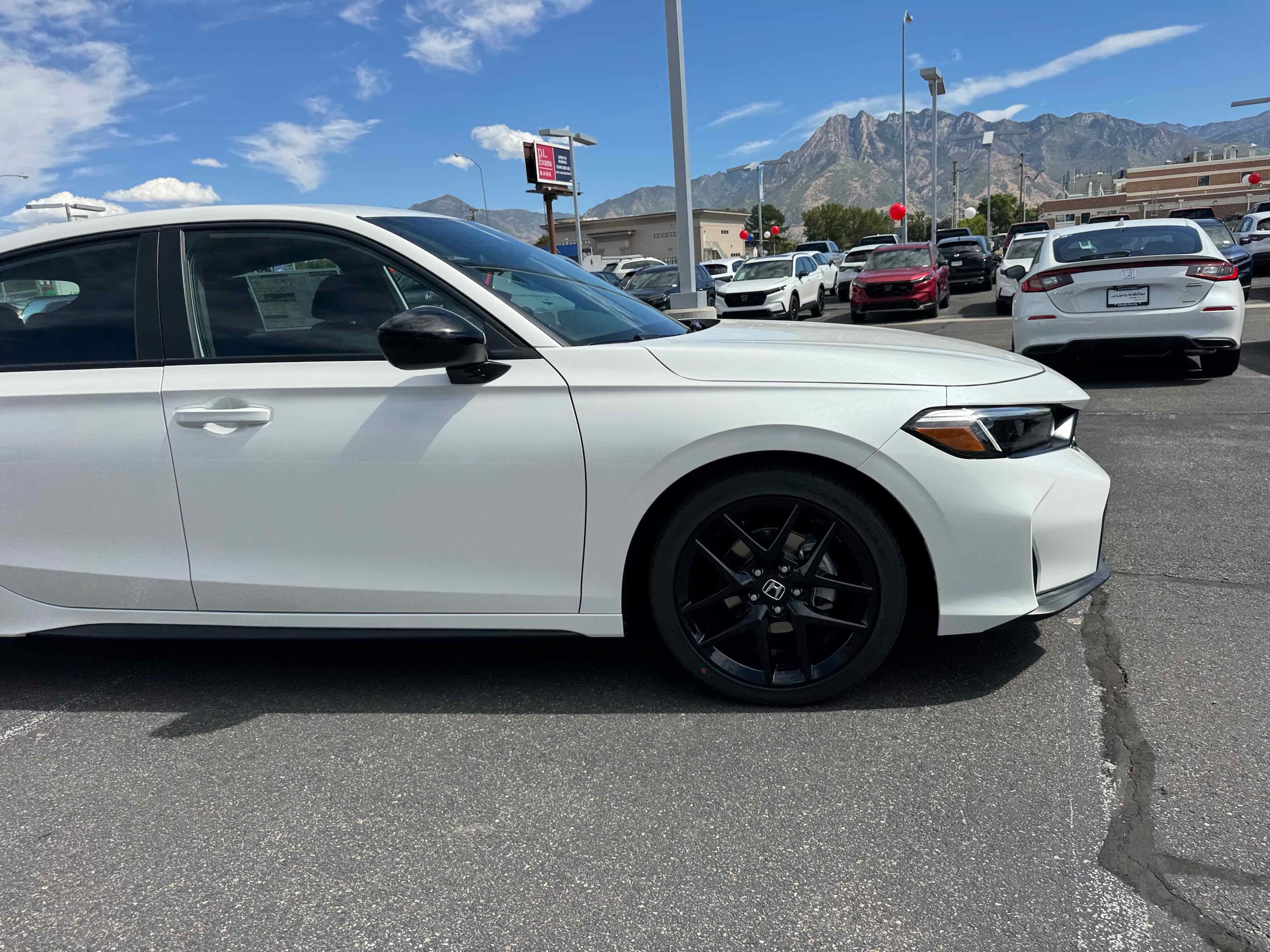 2026 Honda Civic Hatchback Sport - Photo 11