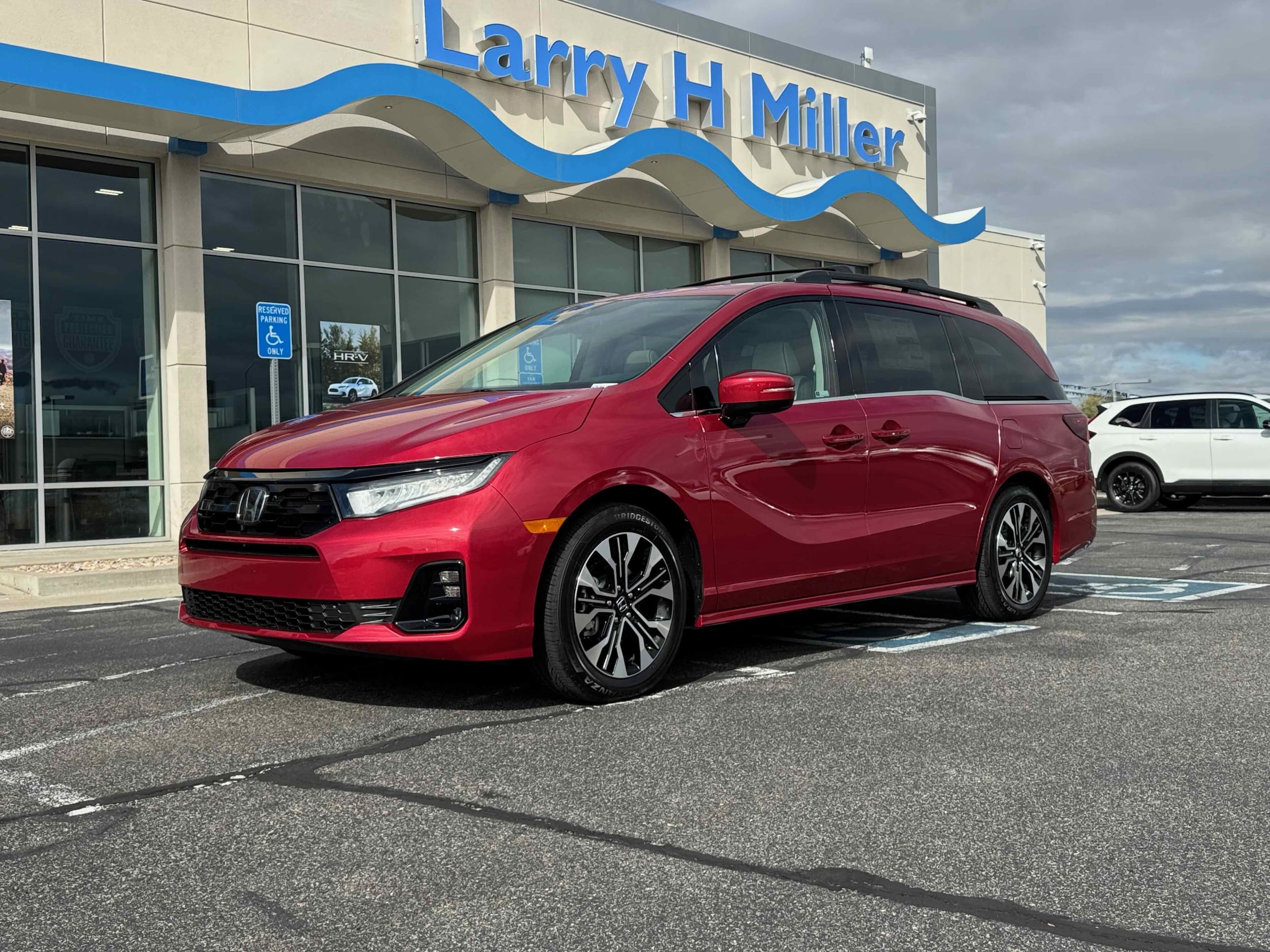 2026 Honda Odyssey Elite's photo