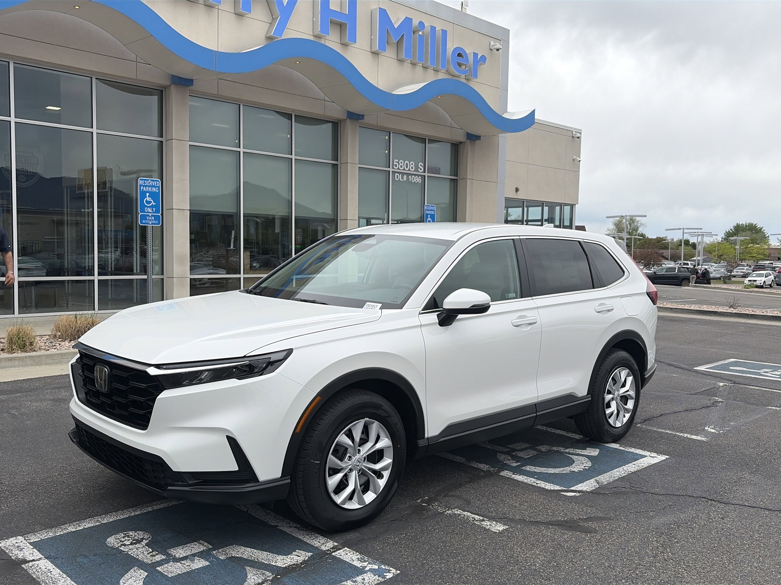 2026 Honda CR-V LX AWD's photo