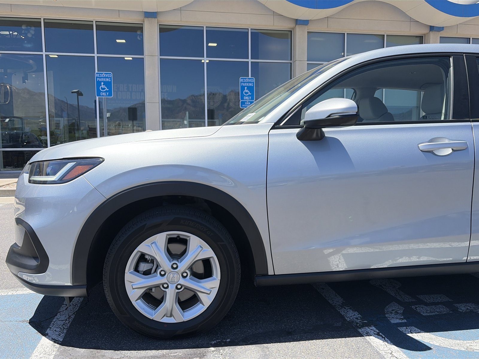 2025 Honda HR-V LX - Photo 10