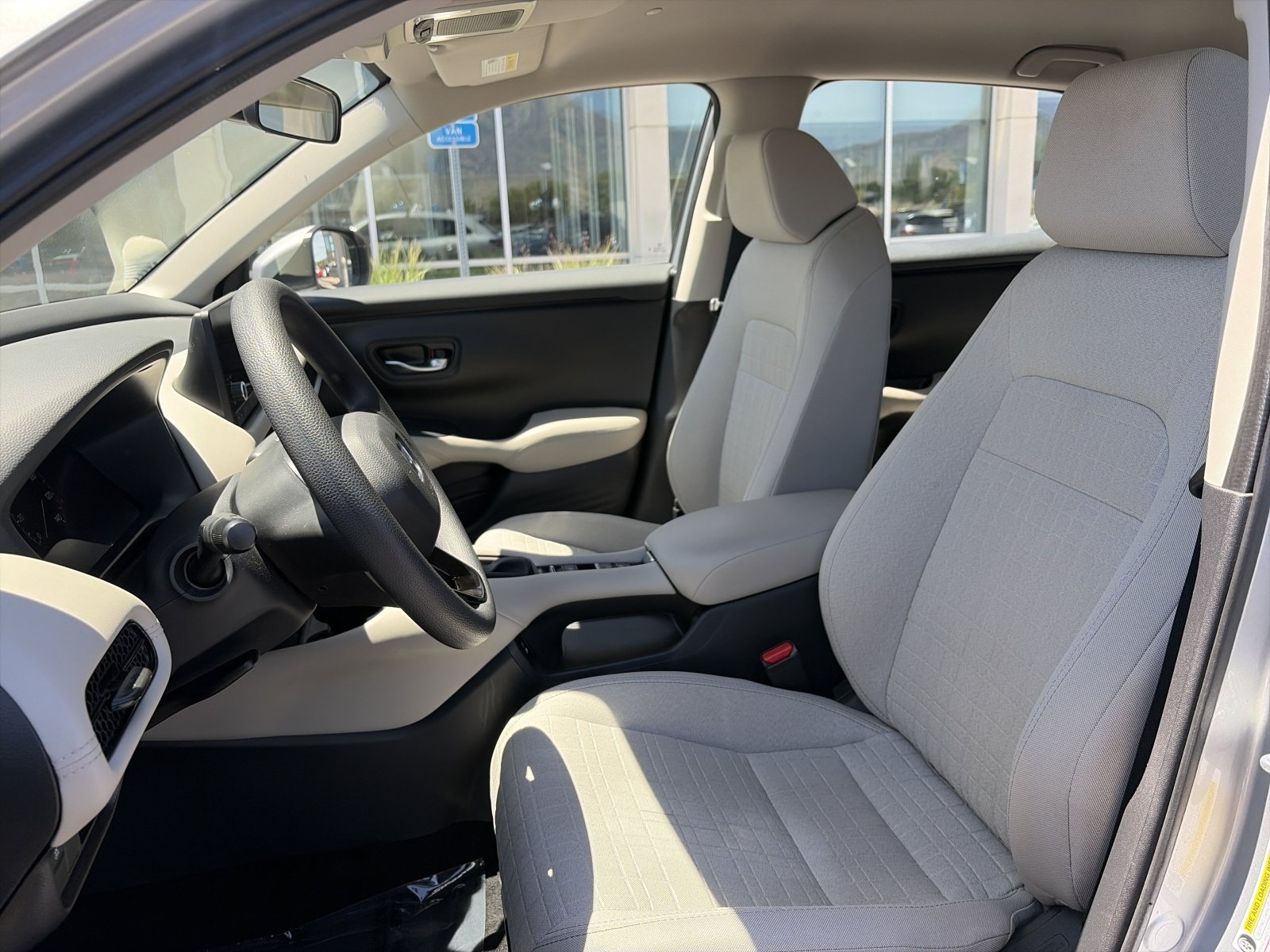 2025 Honda HR-V LX - Photo 13