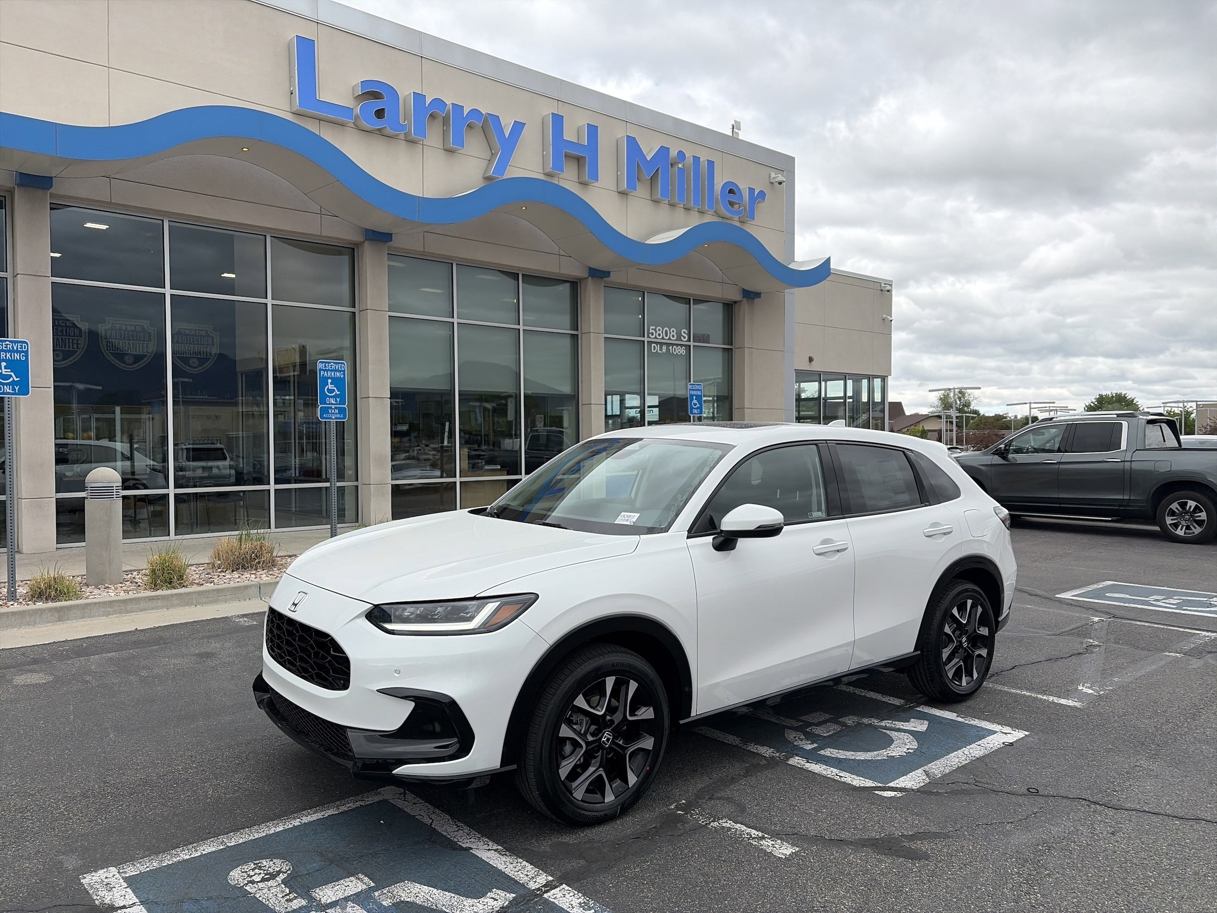 2026 Honda HR-V EX-L AWD's photo