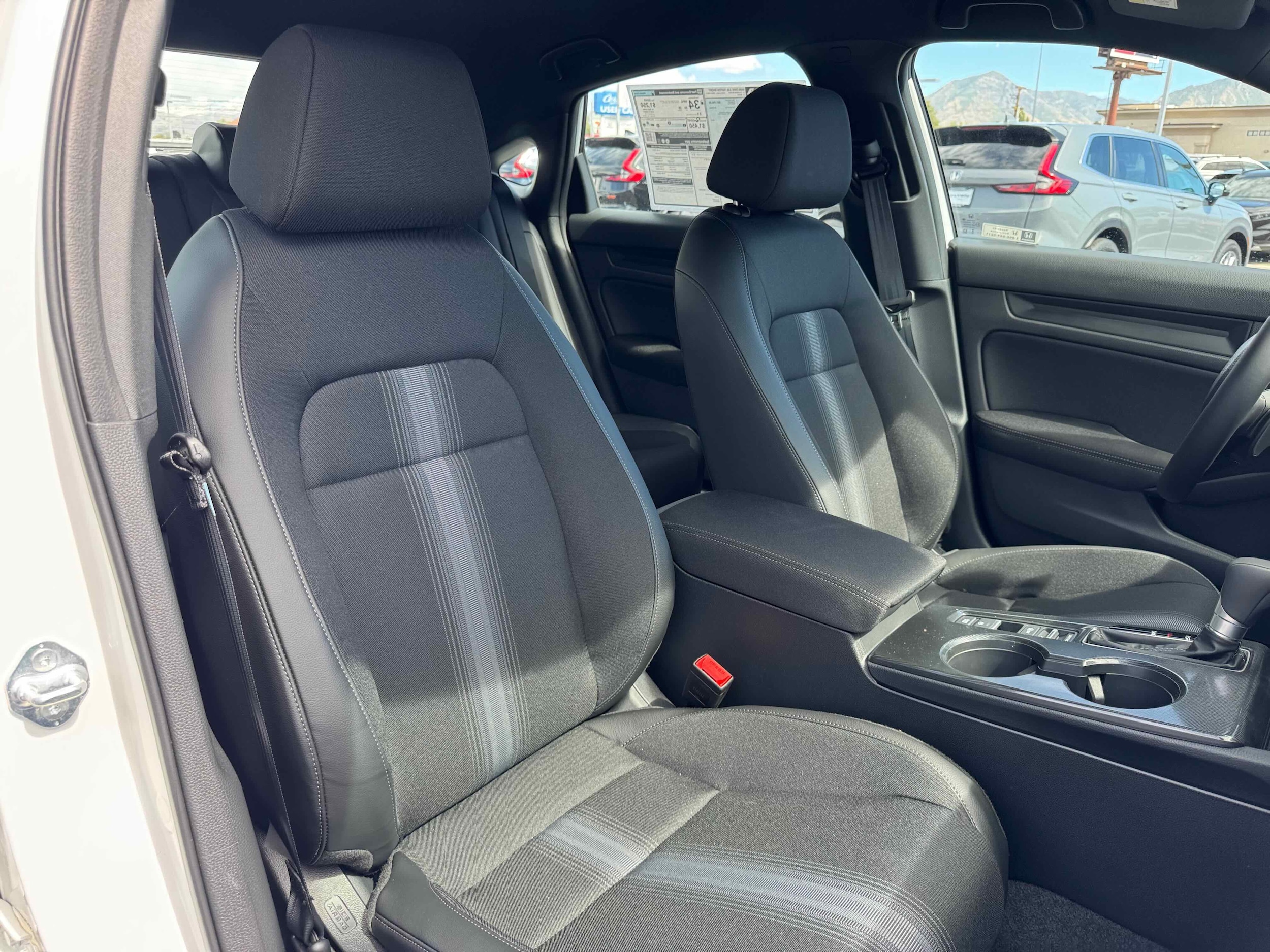 2026 Honda Civic Hatchback Sport - Photo 31