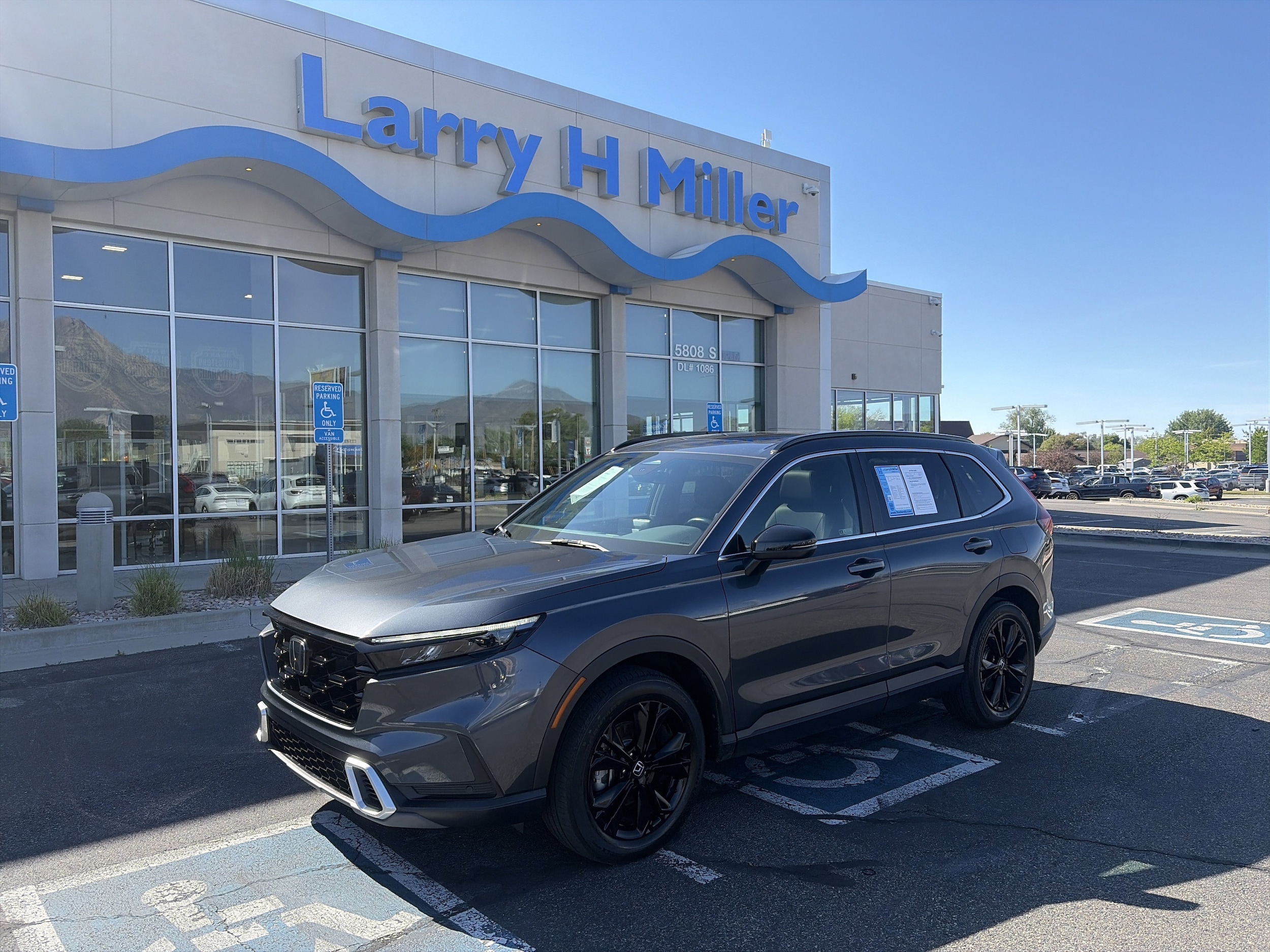 2024 Honda CR-V Hybrid Sport Touring AWD's photo
