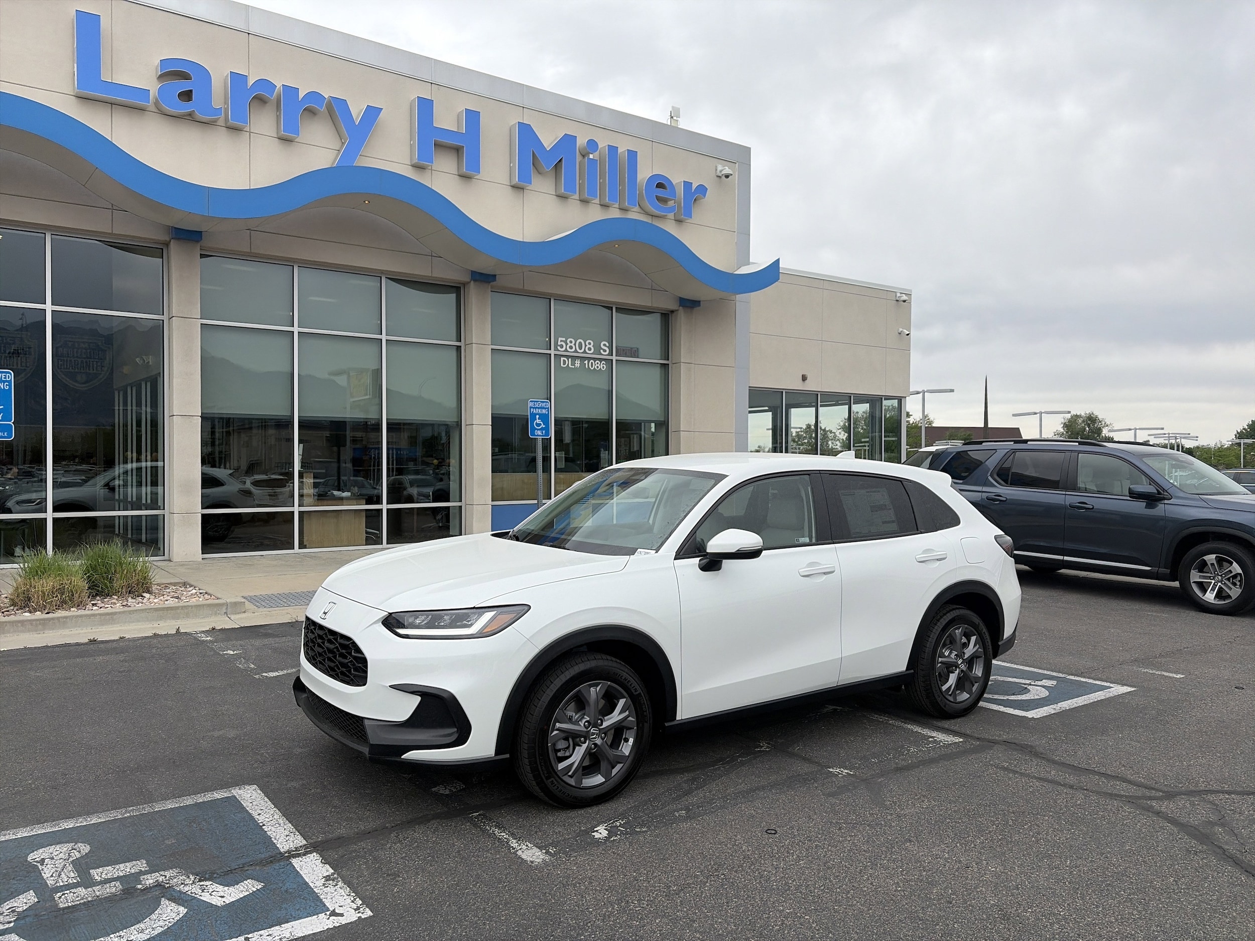 2027 Honda HR-V LX AWD's photo