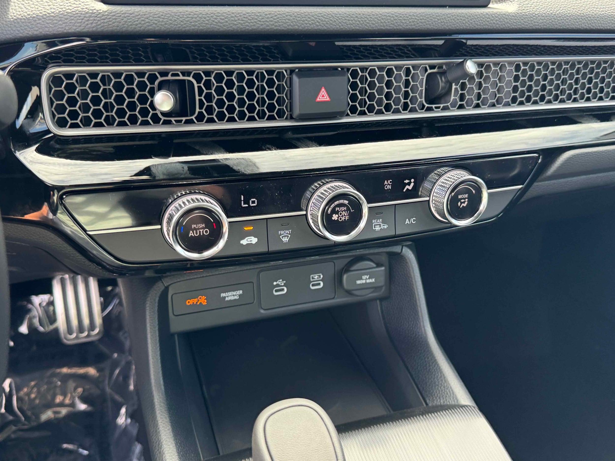 2026 Honda Civic Hatchback Sport - Photo 23