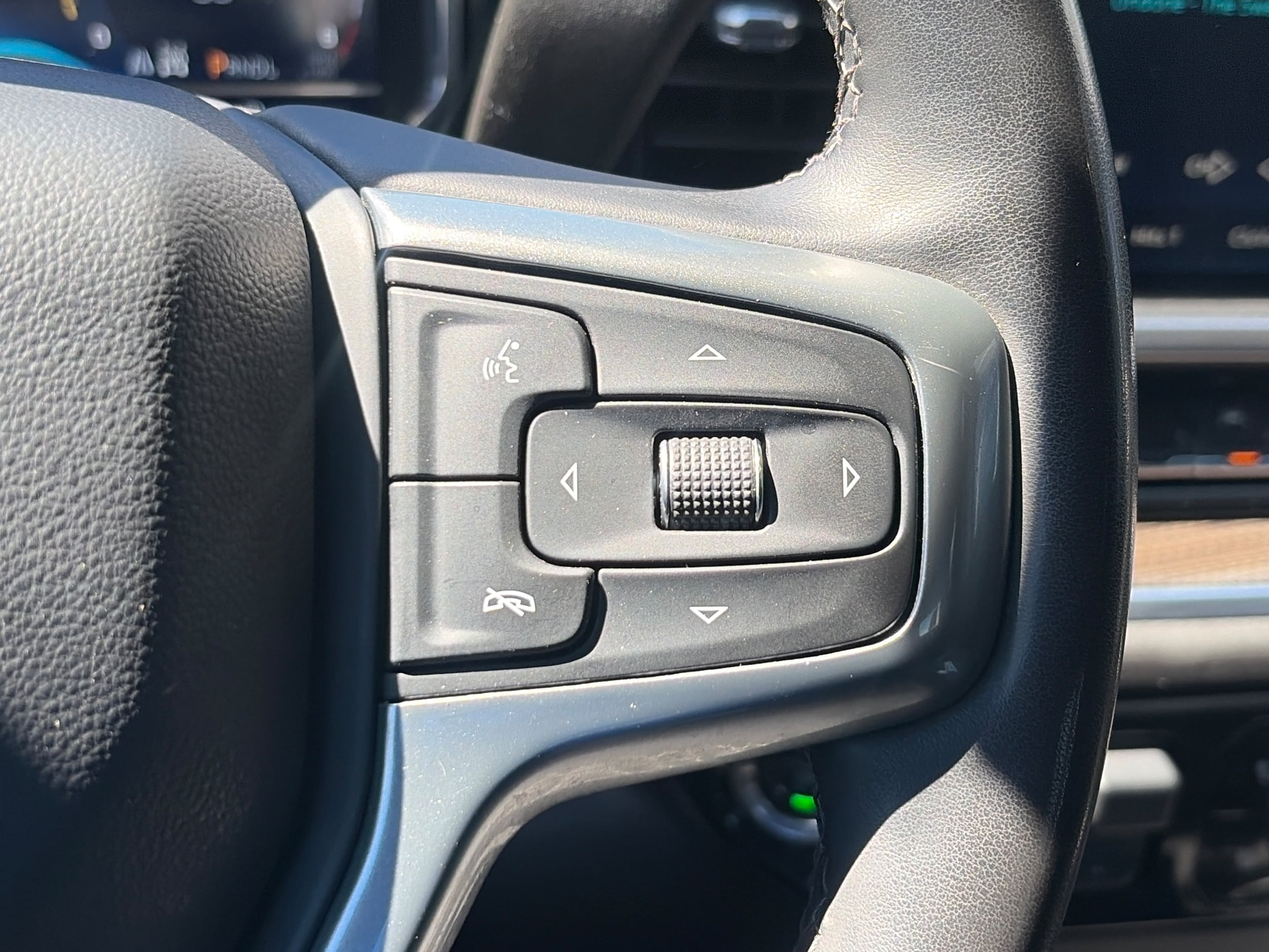 2023 Chevrolet Silverado 1500 LT - Photo 28