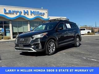 2017 Hyundai Santa Fe SE SUV KM8SMDHF8HU220564