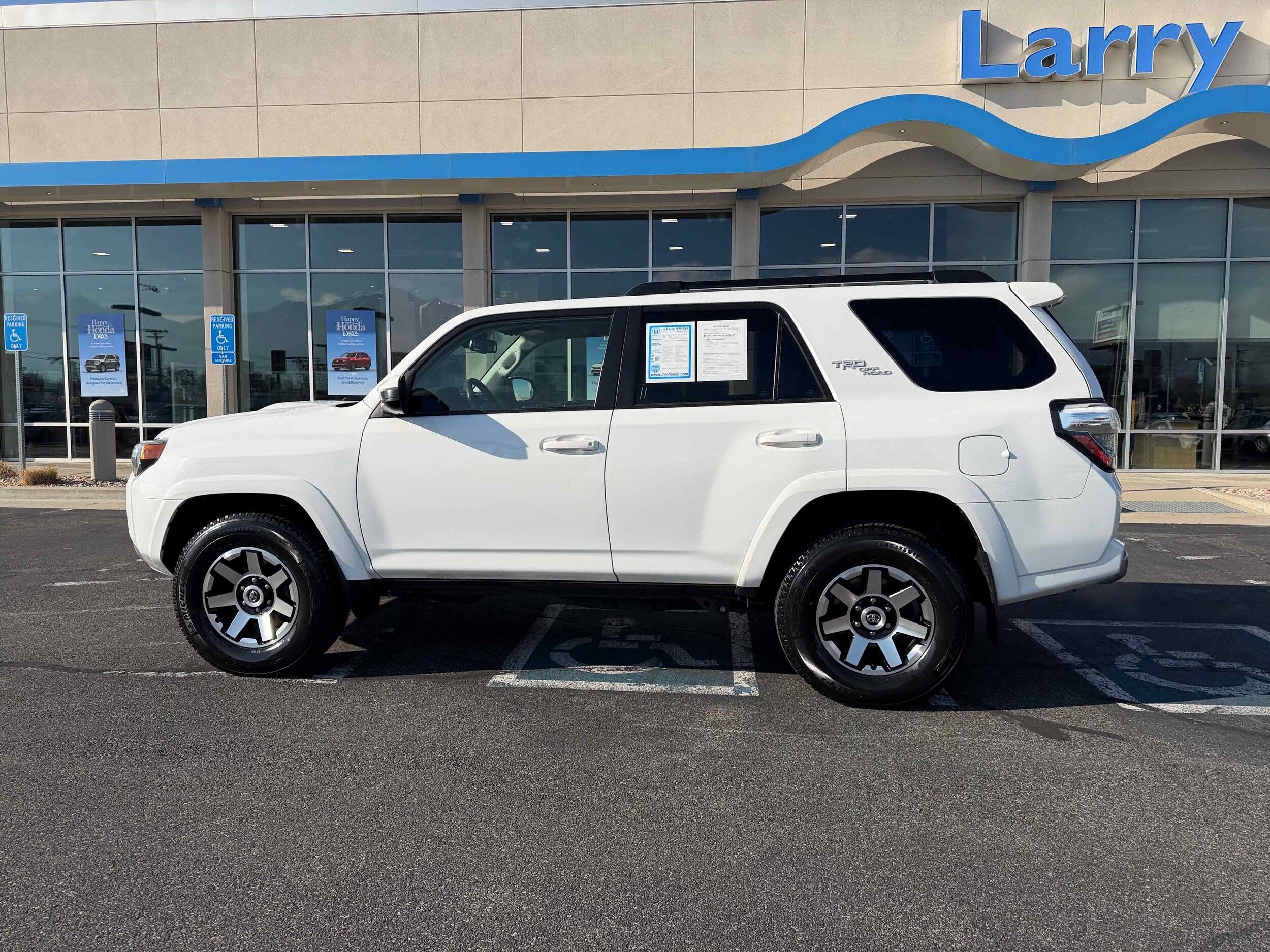 2021 Toyota 4Runner TRD photo 2
