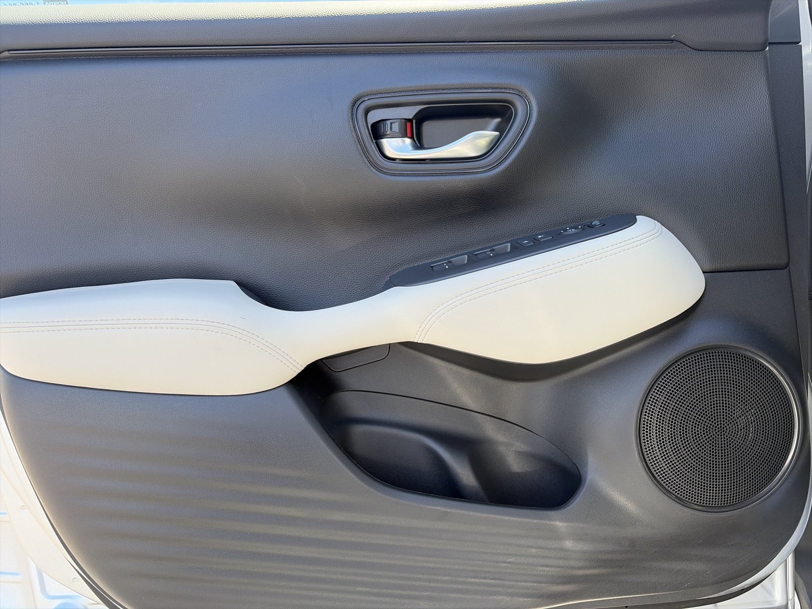 2025 Honda HR-V LX - Photo 16